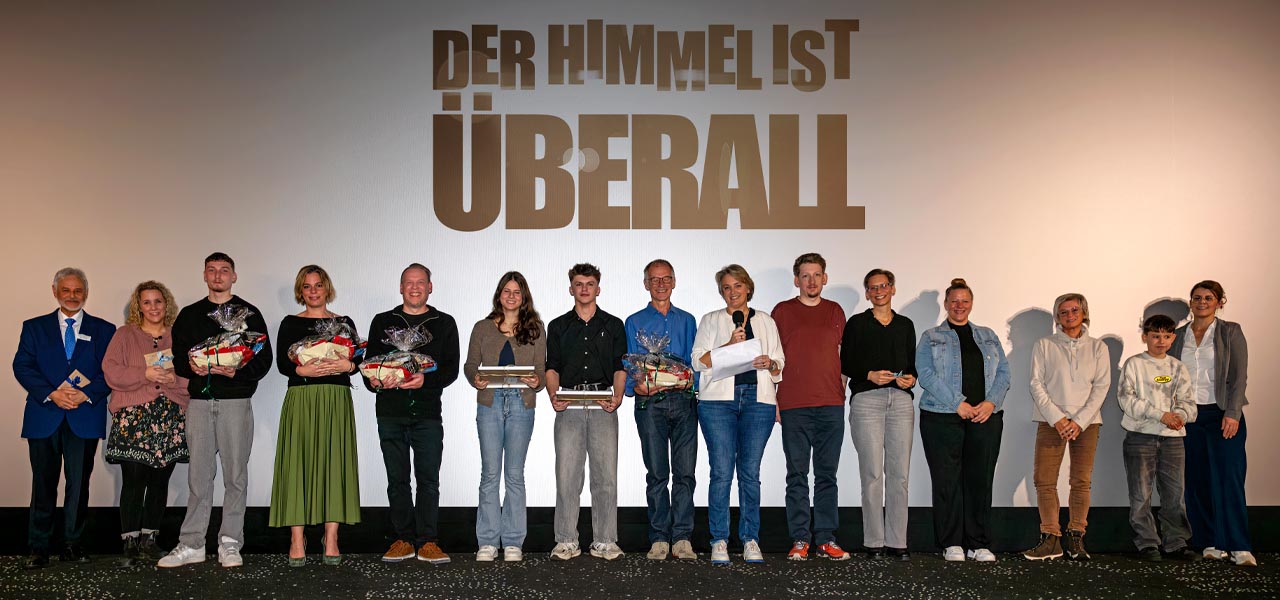 Premiere des Films Der Himmel ist überall im Cineplex Bensberg im November 2025