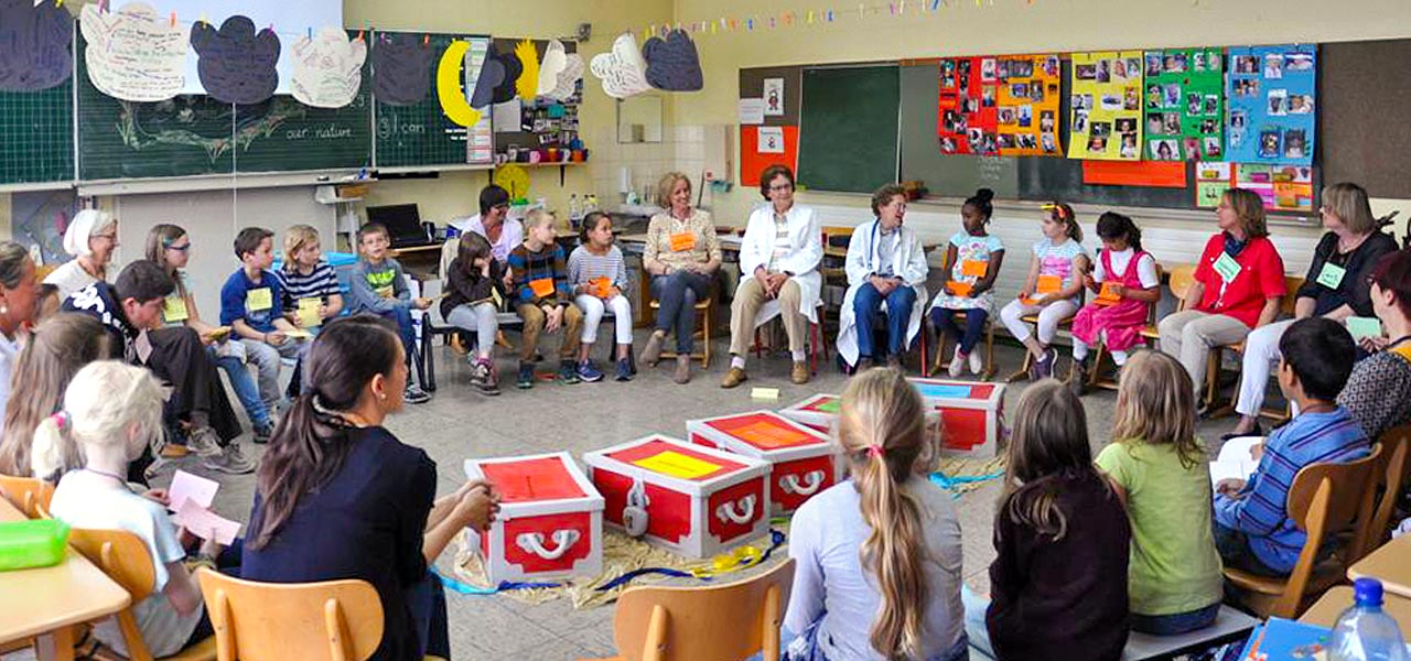 Das Team von Hospiz macht Schule