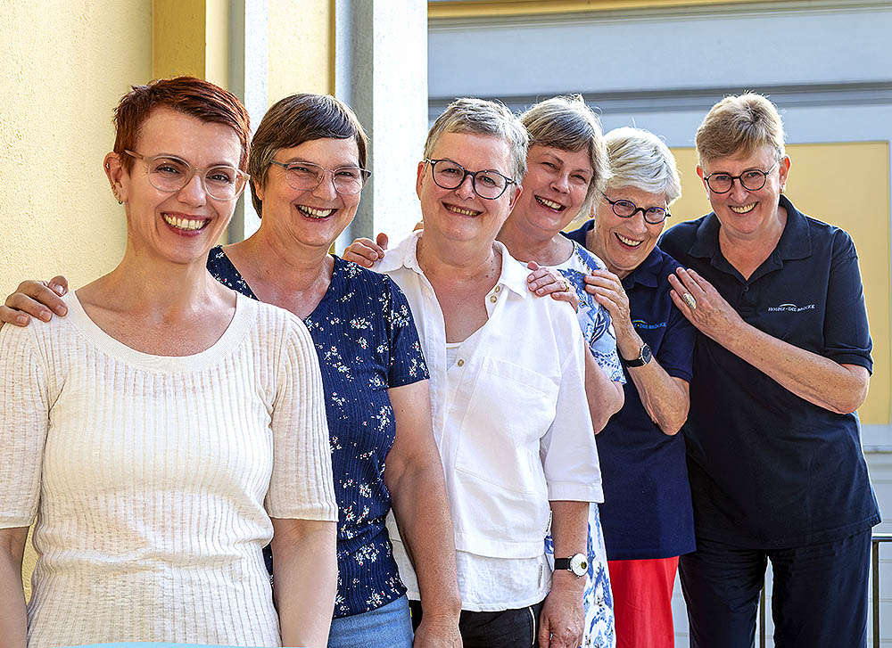 Hospiz - Bie Brücke in Bergisch Gladbach: Wie eine Brücke verbindet, möchten wir Beziehungen bauen.